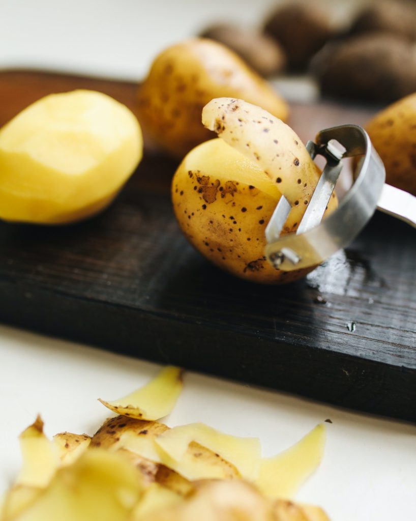 Sparschäler Kartoffeln schälen